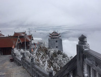 [Ảnh] Đỉnh Fansipan đẹp ngỡ ngàng giữa trời tuyết trắng