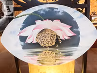 Chiêm ngưỡng những bức vẽ hoa sen độc đáo trong triển lãm mừng Đại lễ Vesak 2019