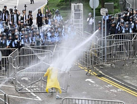 Hiện trường vụ bạo động lớn nhất ở Hong Kong 15 năm qua