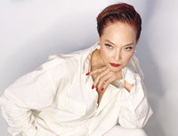 [ẢNH] Ngoại hình khác lạ ở tuổi 57 của NSND Lê Khanh – tượng đài nhan sắc một thời