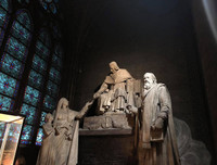 [ẢNH] Cảnh tượng đối lập bên trong nhà thờ Đức Bà Paris trước và sau vụ cháy