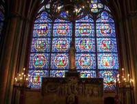 [ẢNH] Cảnh tượng đối lập bên trong nhà thờ Đức Bà Paris trước và sau vụ cháy