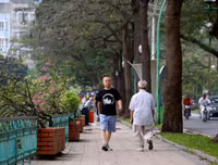 [ẢNH] Ngắm đường phố Hà Nội vắng hoe, yên ả trong ngày Giỗ tổ Hùng Vương