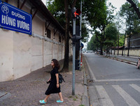 [ẢNH] Ngắm đường phố Hà Nội vắng hoe, yên ả trong ngày Giỗ tổ Hùng Vương