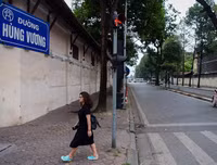 [ẢNH] Ngắm đường phố Hà Nội vắng hoe, yên ả trong ngày Giỗ tổ Hùng Vương