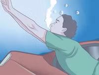 [ẢNH] Cách thoát chết trong gang tấc khi ô tô lao xuống nước