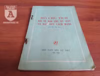 [Ảnh] Những cuốn sách vô giá tập hợp những bài viết của Hồ Chủ tịch, được xuất bản khi Người còn tại thế