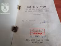 [Ảnh] Những cuốn sách vô giá tập hợp những bài viết của Hồ Chủ tịch, được xuất bản khi Người còn tại thế