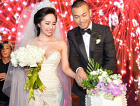 [ẢNH] Những cuộc hôn nhân đổ vỡ gây ồn ào của 