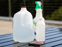 [ẢNH] Vệ sinh điện thoại đúng cách chống lây nhiễm virus Covid-19