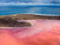 [ẢNH] Chiêm ngưỡng vẻ đẹp của những hồ nước kỳ lạ nhất thế giới