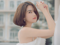 Bỏng mắt trước bộ ảnh khoe thân hoang dại của Ngọc Trinh ở Bali