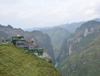 [ẢNH] Mã Pì Lèng Panorama vẫn sẽ bị dỡ bỏ dù được chủ công trình 