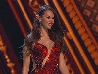 Chiêm ngưỡng vẻ đẹp nóng bỏng của tân Hoa hậu Hoàn vũ Thế giới 2018