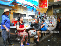 [ẢNH] Người dân tại chợ Yên Phụ đã thoát nạn trong gang tấc như thế nào?