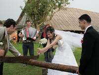 [ẢNH] Giật mình trước những phong tục cưới hỏi kỳ lạ trên thế giới