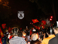 [ẢNH] Người dân Thủ đô văn minh ăn mừng sau chiến thắng Việt Nam 1-0 Malaysia