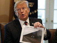 Cận cảnh bức tường biên giới Mexico - Mỹ của Tổng thống Donald Trump