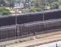 Cận cảnh bức tường biên giới Mexico - Mỹ của Tổng thống Donald Trump