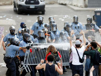 [ẢNH] Biểu tình bùng phát thành bạo động tại Mỹ sau sai lầm của viên cảnh sát Minneapolis