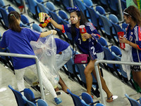 [ẢNH] Từ khán đài World Cup, người Nhật Bản lại khiến toàn thế giới kinh ngạc và ngả mũ