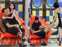 [ẢNH] Những màn đụng chạm 