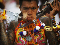 [ẢNH] Rợn người trước những nghi lễ đáng sợ trên thế giới