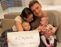 [ẢNH] Những người nổi tiếng hưởng ứng phong trào #IStayhomefor