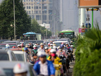 [ẢNH] Vì sao đường Lê Văn Lương được chọn thí điểm cấm xe máy đầu tiên của Hà Nội?