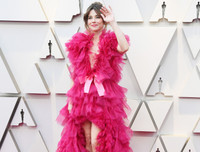 [ẢNH] Chuyện lạ Oscar 2019: Nam tài tử tự tin mặc váy 