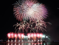 Mãn nhãn với màn pháo hoa đỉnh cao của đội Anh và Phần Lan trong đêm chung kết