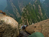 [ẢNH] Những cung đường cheo leo, nguy hiểm nhất thế giới