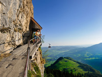 [ẢNH] Những cung đường cheo leo, nguy hiểm nhất thế giới