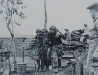 [ẢNH] Sự khốn quẫn của quân Pháp trong ngày cuối cùng ở Điện Biên Phủ