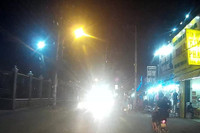 [ẢNH] Nguy hiểm khôn lường khi bật đèn pha không đúng cách