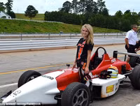 [ẢNH] Vẻ đẹp nóng bỏng của nữ tay đua quyến rũ bậc nhất làng thể thao tốc độ - Lindsay Brewer