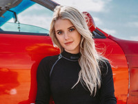 [ẢNH] Vẻ đẹp nóng bỏng của nữ tay đua quyến rũ bậc nhất làng thể thao tốc độ - Lindsay Brewer