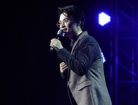 [ẢNH] Ấn tượng với những hoạt động thiện nguyện lan tỏa yêu thương của Hà Anh Tuấn