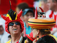 [ẢNH] Cổ động viên bóng đá mang 