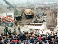 [ẢNH] Những bức ảnh chưa từng được công bố về bức tường Berlin lịch sử