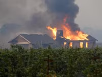 [ẢNH] Biển lửa nhấn chìm bang California Mỹ