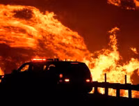 [ẢNH] Biển lửa nhấn chìm bang California Mỹ