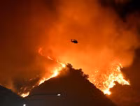 [ẢNH] Biển lửa nhấn chìm bang California Mỹ