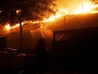 [ẢNH] Biển lửa nhấn chìm bang California Mỹ