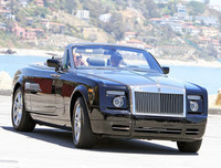 [ẢNH] Bóc giá quà Giáng sinh của Sao Hollywood để đo 