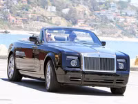 [ẢNH] Bóc giá quà Giáng sinh của Sao Hollywood để đo 