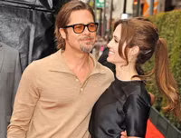 [ẢNH] Bóc giá quà Giáng sinh của Sao Hollywood để đo 