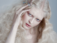 [ẢNH] Ngỡ ngàng trước vẻ đẹp khác biệt của những người mẫu bạch tạng nổi tiếng thế giới