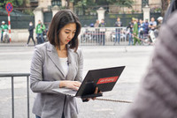 Những bóng hồng quốc tế xinh đẹp tác nghiệp thượng đỉnh Mỹ - Triều tại Hà Nội