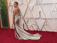 [ẢNH] Những bộ trang phục thảm đỏ Oscar ấn tượng nhất mọi thời đại